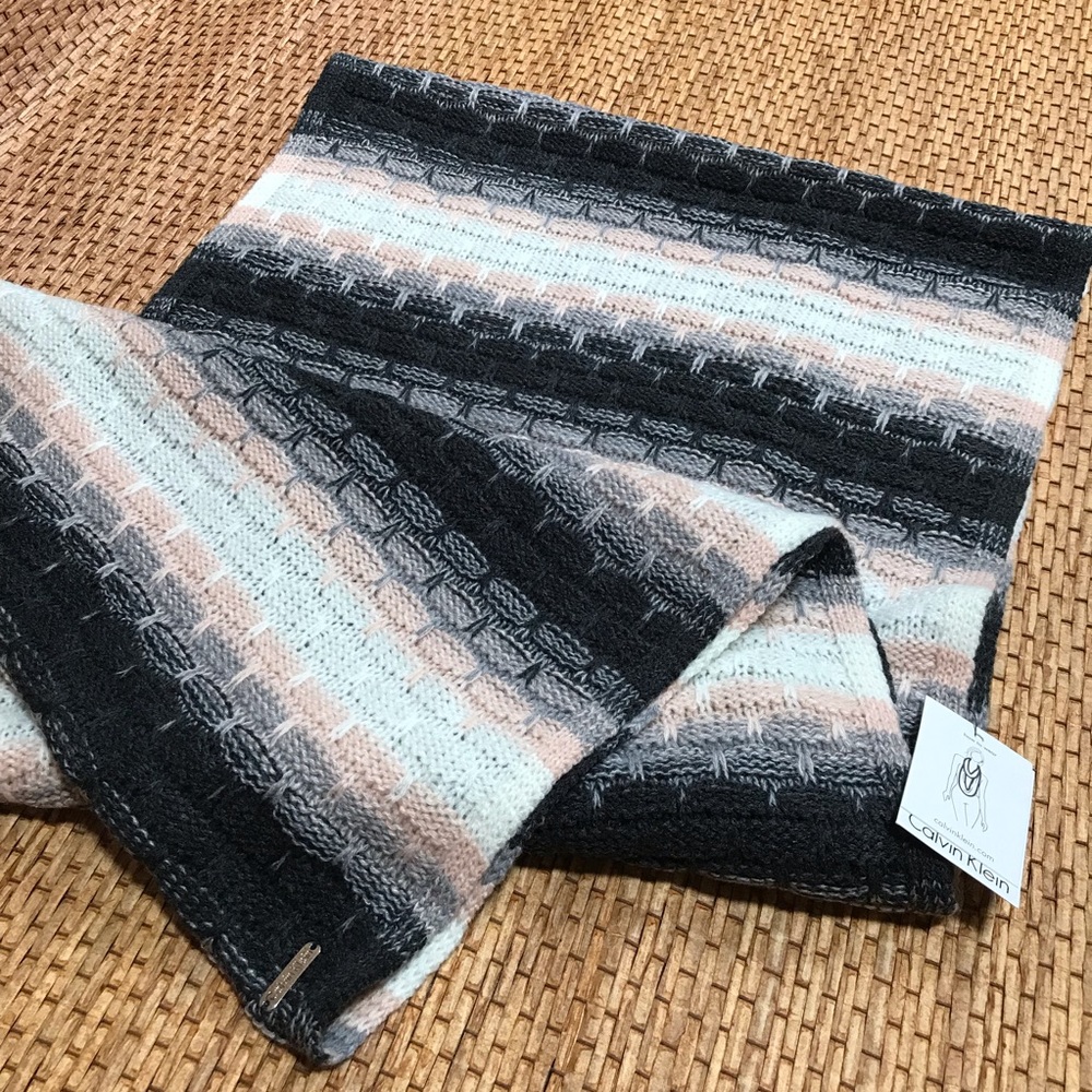 Calvin Klein infinity Loop Scarf - Picture 4 of 4